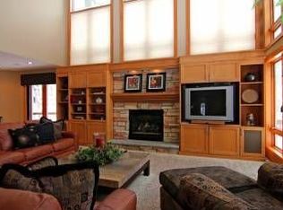 16 Timberglade Rd, Bloomington, MN 55437