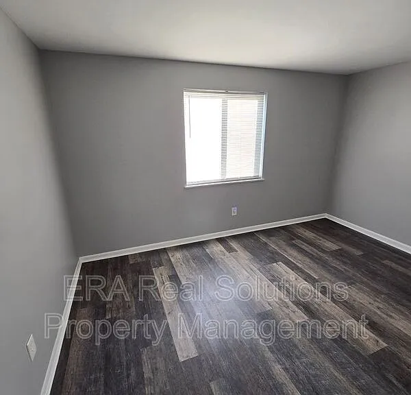 4651 Hilton Ave #B — Photo 5
