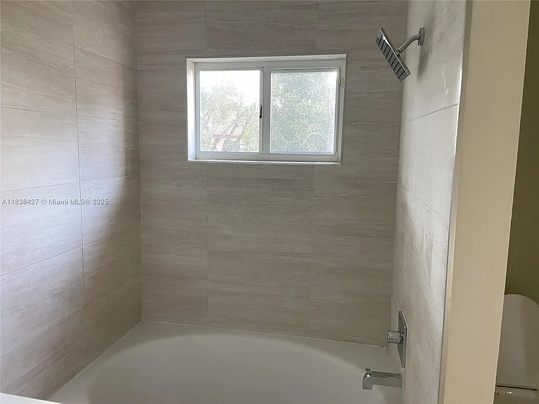 762 NW 208th Ter — Photo 13