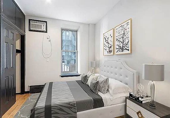 5th image of 190 E 2nd St APT 2