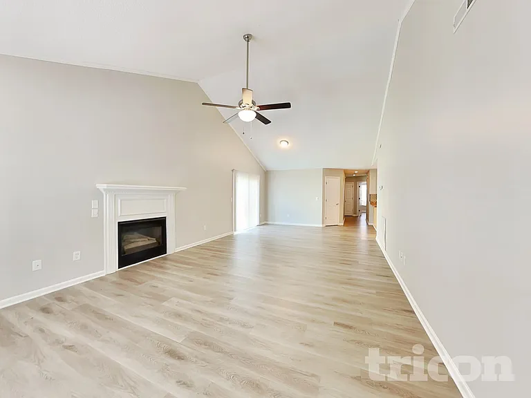 113 Cobblestone Ct — Photo 3