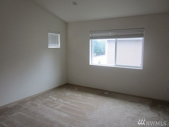 3rd image of 4621 100th St NE