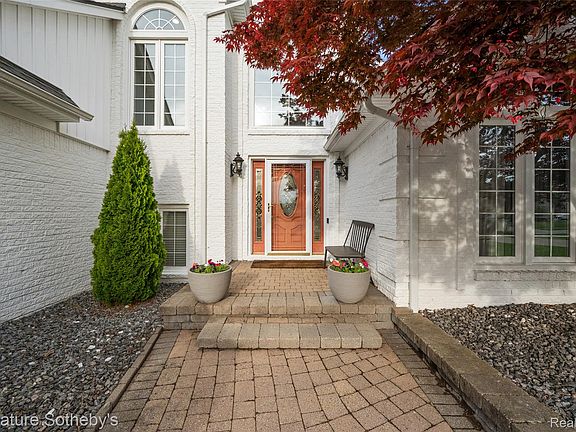 3rd image of 42280 Locklin Dr