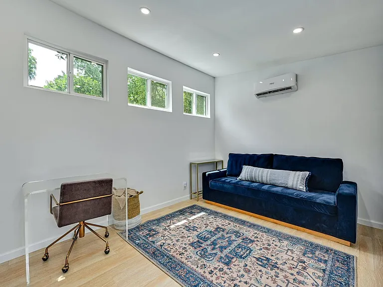 1709 Payne Ave — Photo 23