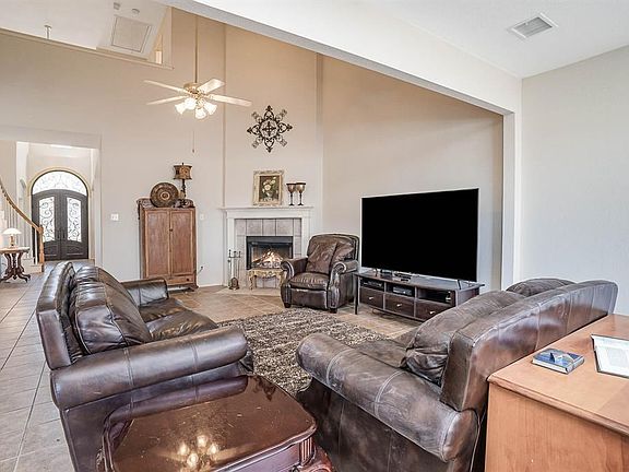 2nd image of 4606 Parkhaven Dr