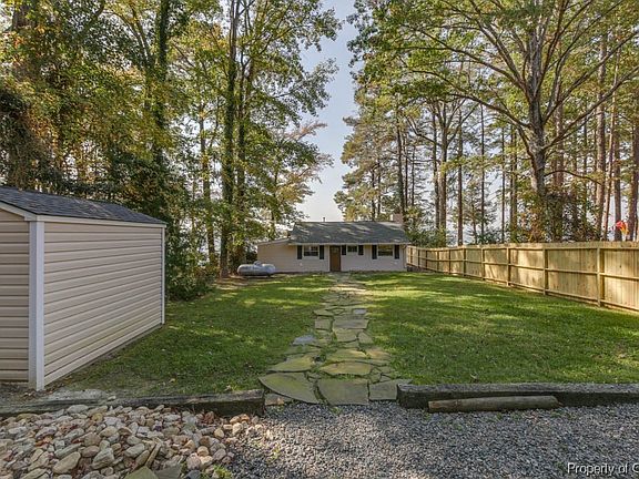 3rd image of 5866 York Haven West Dr
