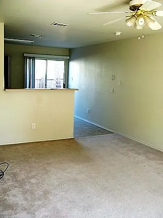 2 bed, 1.5 bath, 950 sqft, $850 — Photo 4