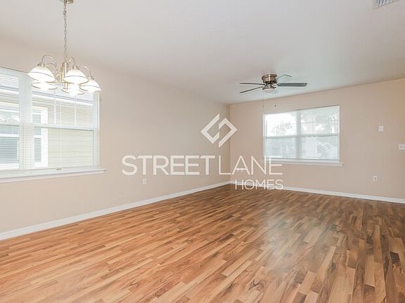 3rd image of 1136 N Florence Ave