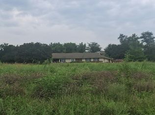 1058 E 932nd Rd, Lawrence, KS 66047