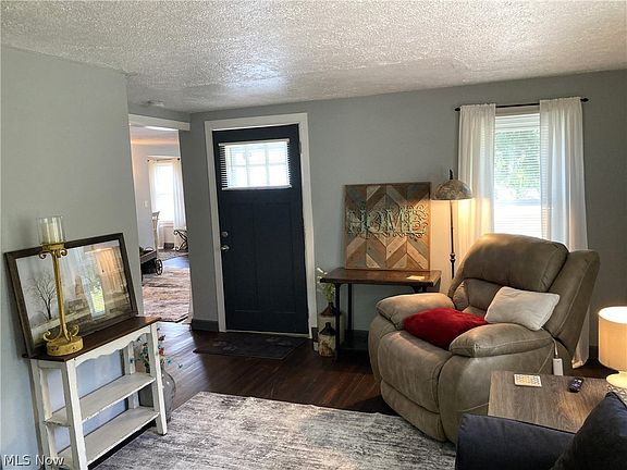 3rd image of 7365 Gilbert St