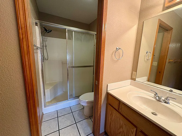 1636 W Ashley Way — Photo 5