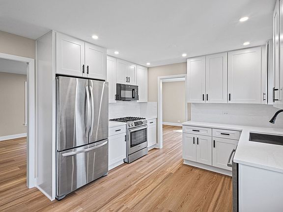 4th image of 6111 W 128th St