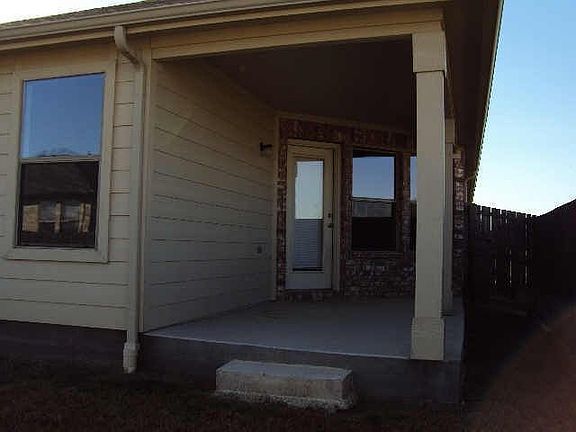 4th image of 128 Odessa Dr
