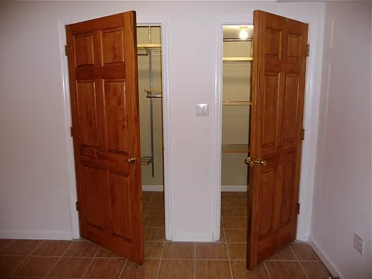 Rented by Perry Associates NYC Inc | media 22