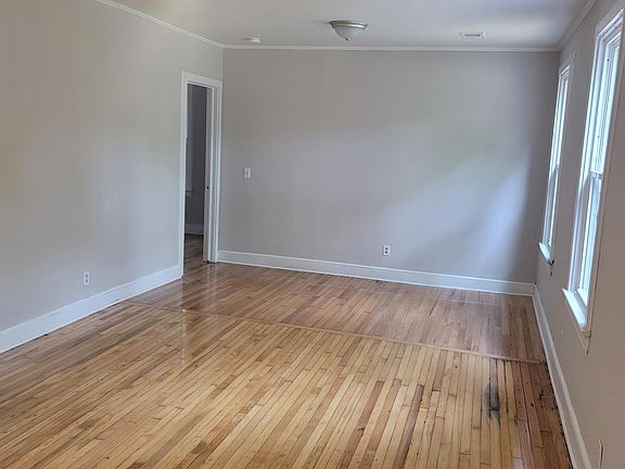 3rd image of 2230 Kingswood Dr