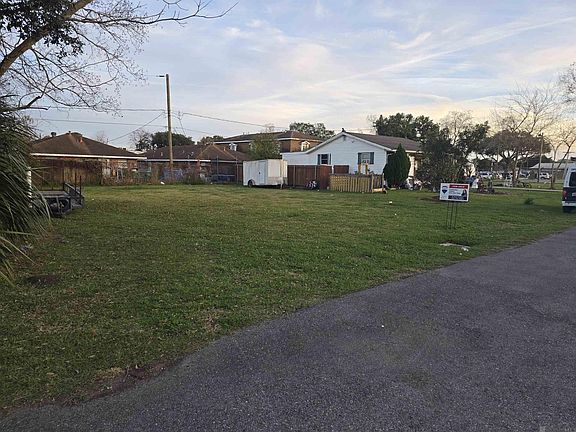 3rd image of 7 Frisella St #1