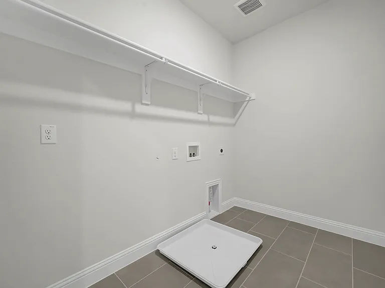 7929 Bayside Dr — Photo 26