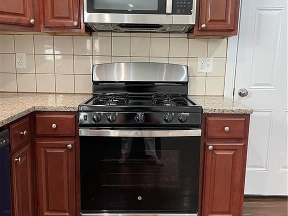 5th image of 40 Fairfield St #1