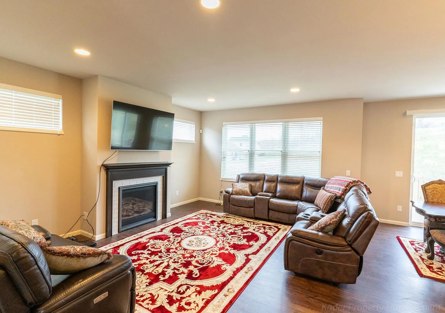 6142 Pine Ridge Way — Photo 3