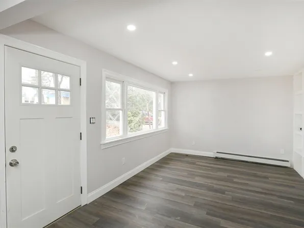 32 W 16th Street, Huntington Station, NY 11746