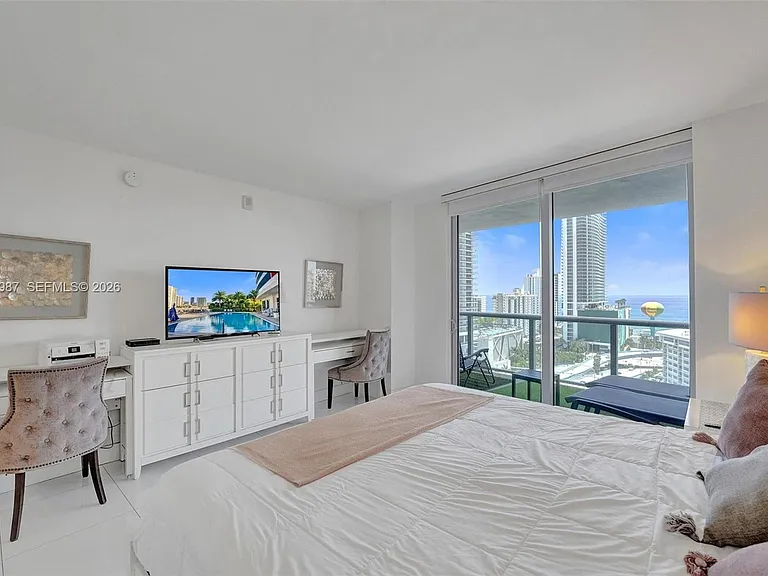 2600 E Hallandale Beach Blvd #T1902 — Photo 63