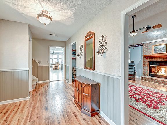 5th image of 103 Newcastle Ct