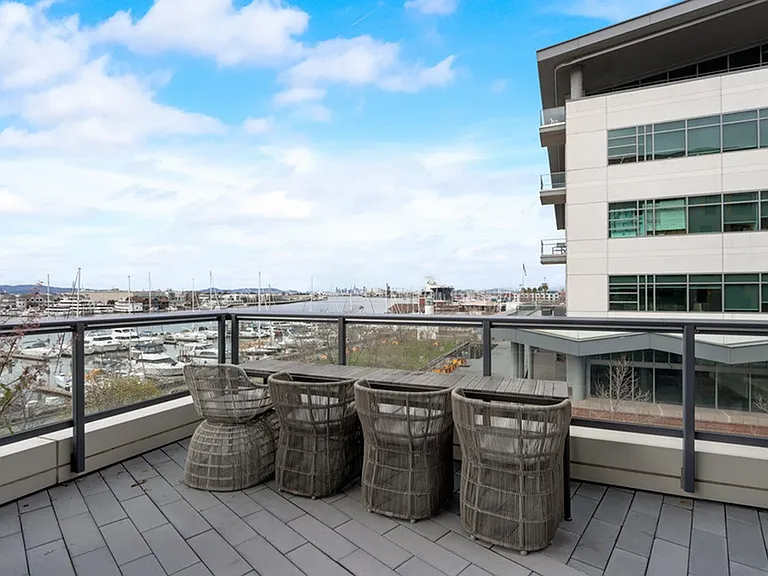 Channel House — Photo 39