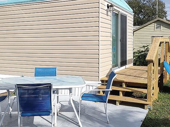 Outdoor table seats 4