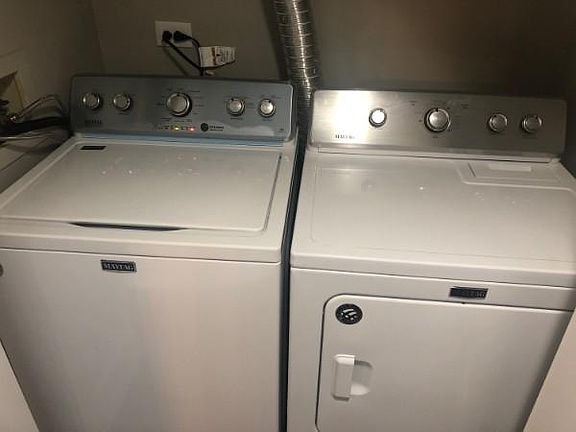 4th image of 1369 Westminster Cir