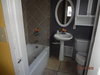 3rd image of 1028 Creighton Ave