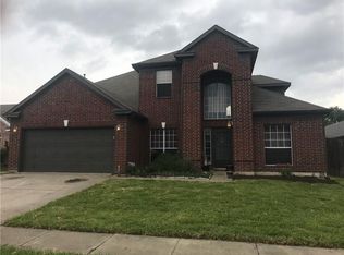 703 Engleside Dr, Arlington, TX 76018