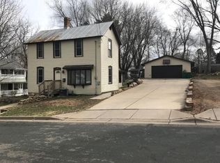 725 7th St S, Stillwater, MN 55082