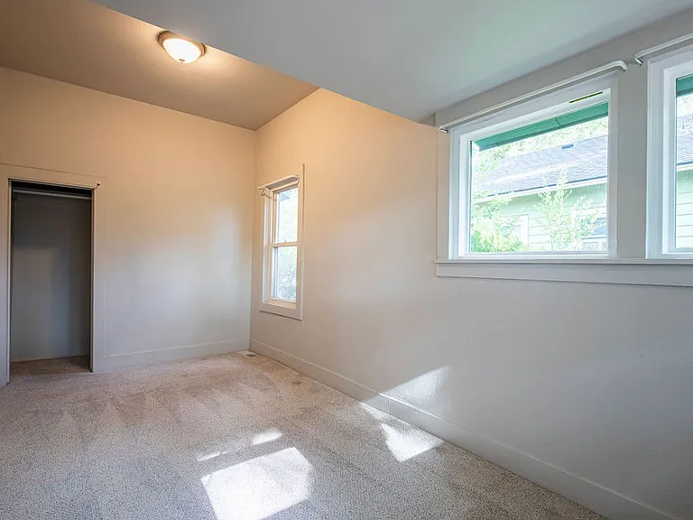 2526 Main St — Photo 15