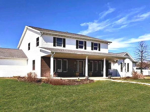 410 W Sangamon St, Fisher, IL 61843