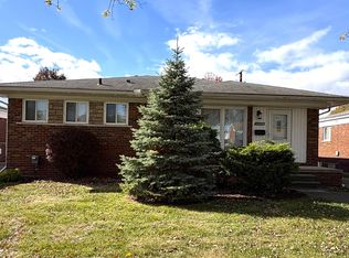 24655 Willowby Ave, Eastpointe, MI 48021