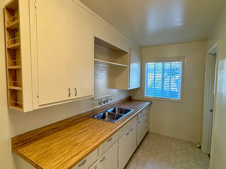 907 Bell St #3 — Photo 16