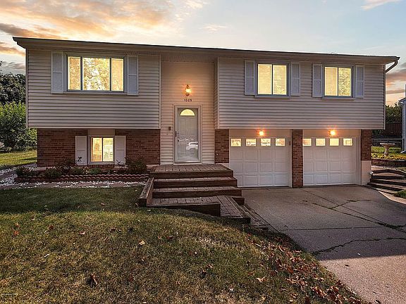 2nd image of 1009 Tindalaya Dr