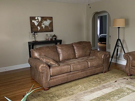 5th image of 1001 Rosemont Ave