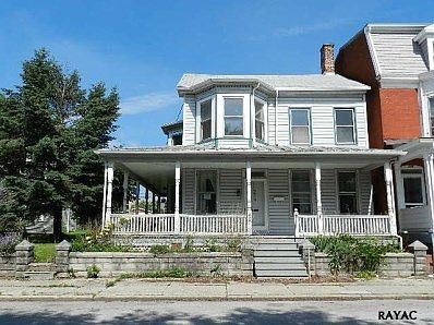 1st image of 334 E Walnut St