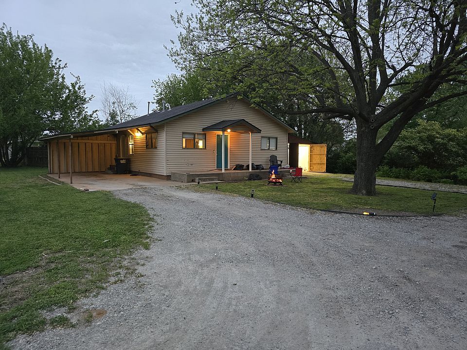 1st image of 224 E Vine Ave