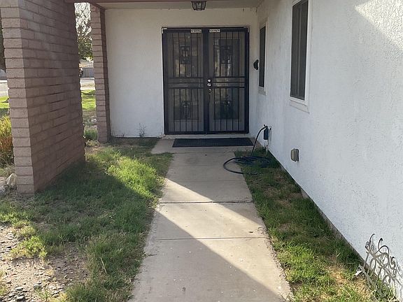 2nd image of 1916 W Pueblo St