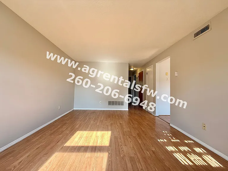 2911 Nordholme Ave — Photo 2