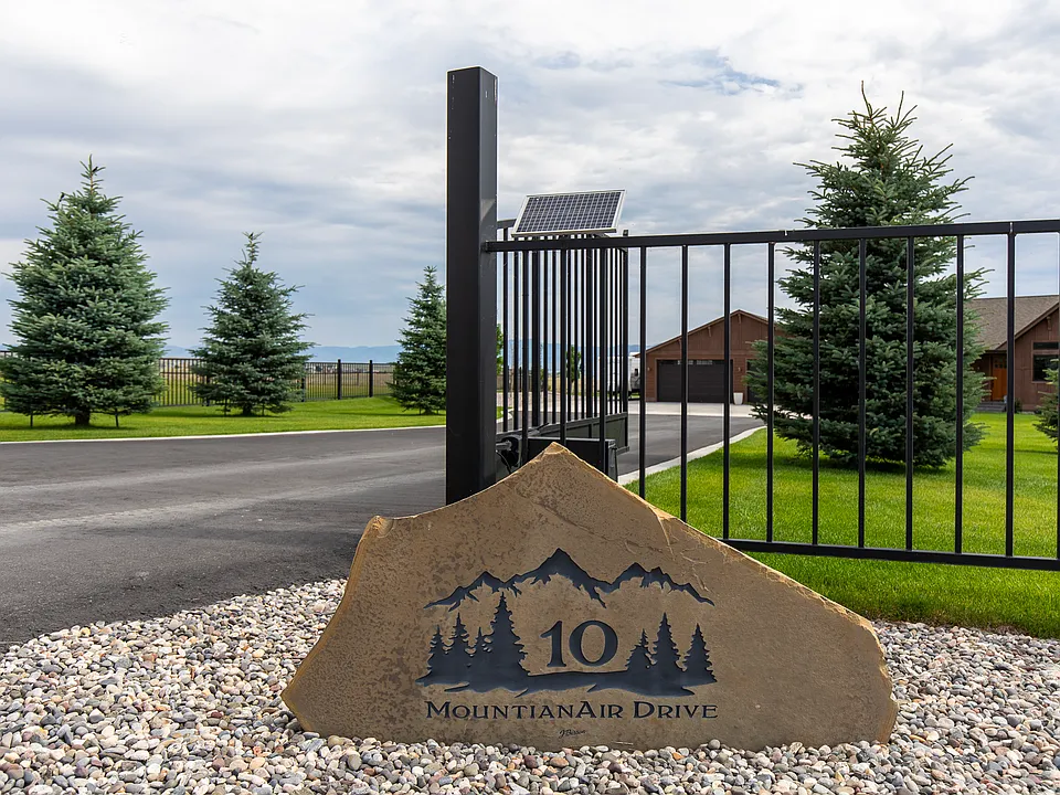 10 Mountainair Dr