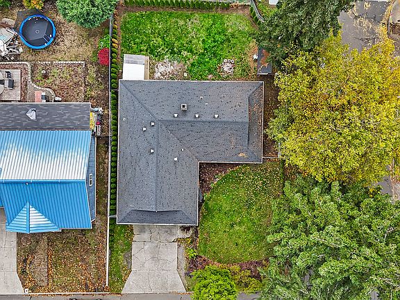 3rd image of 6500 SE Madrona Dr