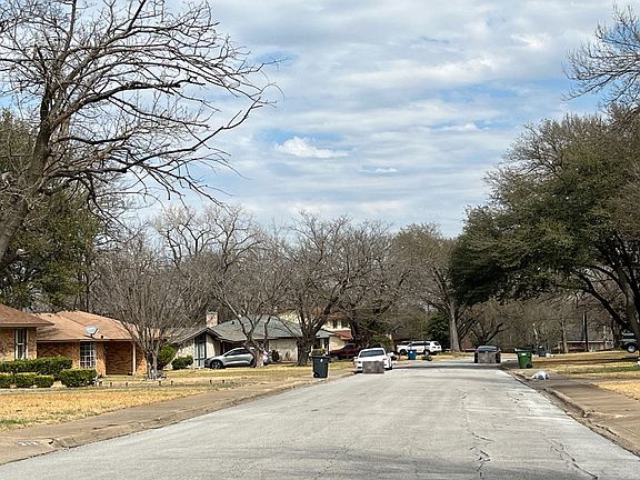 5th image of 313 Meadowcreek Ln