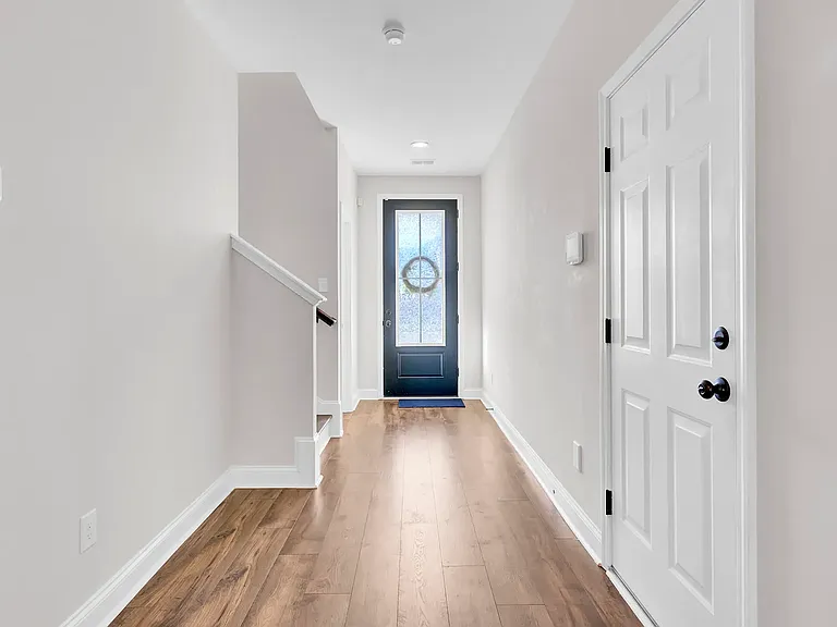115 Hawthorne Landing Dr — Photo 6