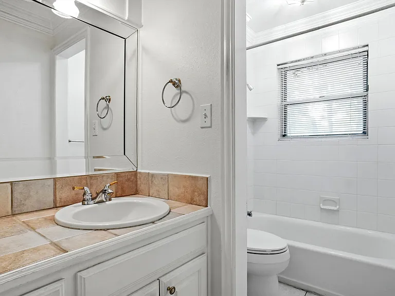 1812 Kynette Dr — Photo 17