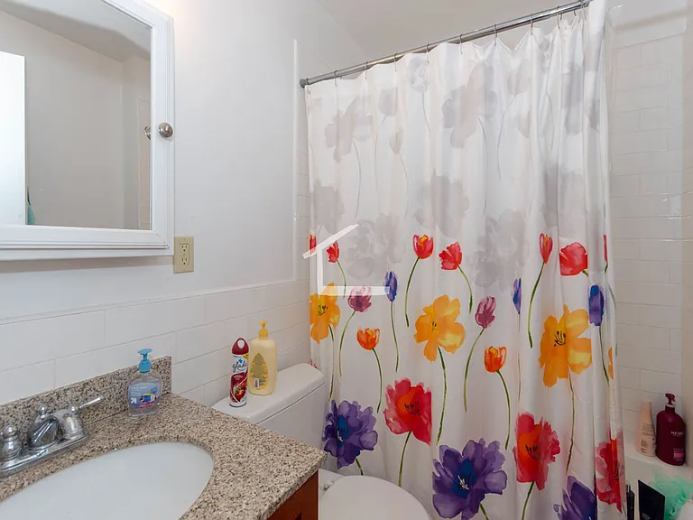 27 Glenville Ave #2 — Photo 5