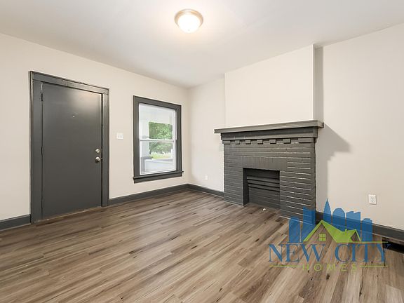 3rd image of 827 Gibbard Ave