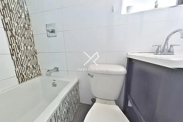 Rented by Yaffa Realty LLC | media 16